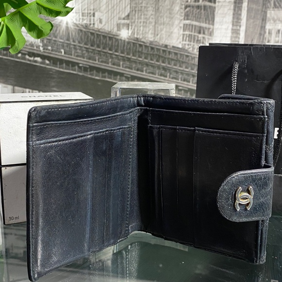 Authentic CHANEL CC Quilted Leather Wallet - Picture 7 of 16